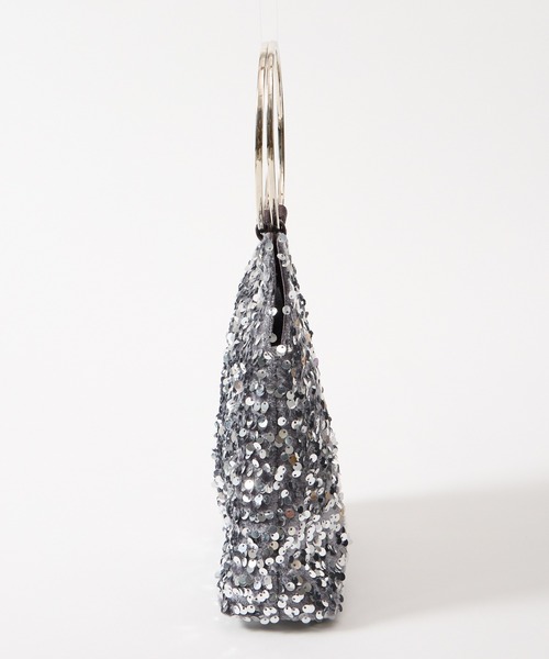 AIMER（エメ）の「【WEB限定】リングハンドルスパンコールパーティーバッグ（ハンドバッグ・レディース・ベージュ/シルバー・FREE）」の4枚目の写真