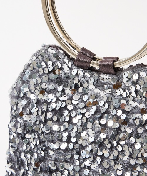 AIMER（エメ）の「【WEB限定】リングハンドルスパンコールパーティーバッグ（ハンドバッグ・レディース・ベージュ/シルバー・FREE）」の10枚目の写真