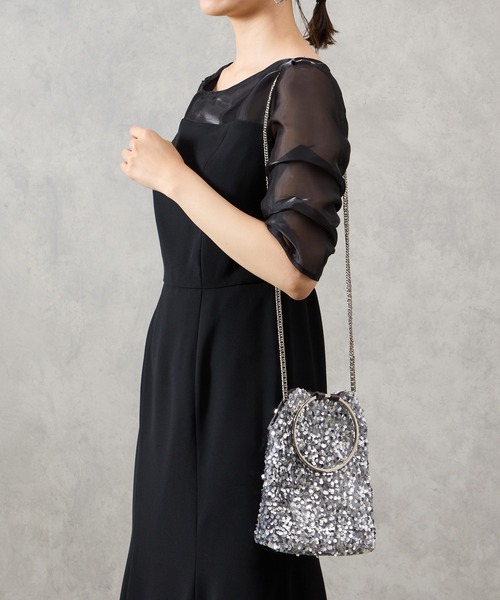AIMER（エメ）の「【WEB限定】リングハンドルスパンコールパーティーバッグ（ハンドバッグ・レディース・ベージュ/シルバー・FREE）」の13枚目の写真
