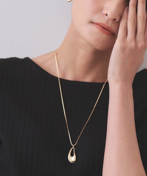 OPAQUE.CLIP（オペークドットクリップ）の「【2WAY】しずくメタルネックレス（ネックレス・レディース・シルバー/ゴールド・00）」の8枚目の写真