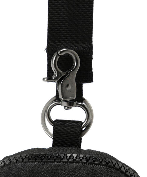 NIKE（ナイキ）の「NIKE/ナイキ オーラ イヤホンケース（その他小物・メンズ・ブラック・F）」の2枚目の写真