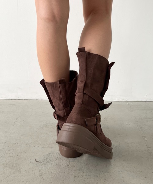 CLEA（クレア）の「ダブルベルト2wayエンジニアブーツ（ブーツ・レディース・ブラウン/ベージュ/ブラック・24.5cm/23.5cm）」の19枚目の写真