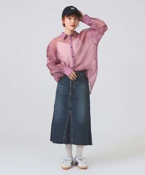 Ray BEAMS(レイビームス)の「LEVI’S(R) / Aラインデニムスカート ミディアムインディゴ(デニムスカート・レディース・インディゴブルー・24inch/25inch)」の2枚目の写真