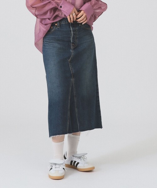 Ray BEAMS(レイビームス)の「LEVI’S(R) / Aラインデニムスカート ミディアムインディゴ(デニムスカート・レディース・インディゴブルー・24inch/25inch)」の6枚目の写真