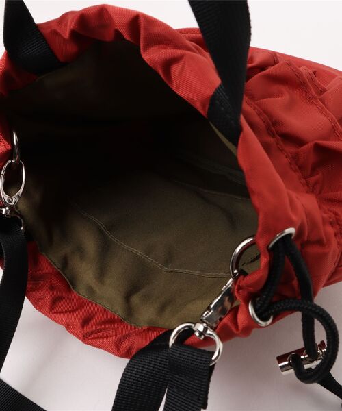 NOMINE（ノミネ）の「【MISFITS】2WAYフリル 巾着 トートバッグ（トートバッグ・レディース・ブラック/グレイッシュベージュ/ダークオレンジ・フリー）」の21枚目の写真