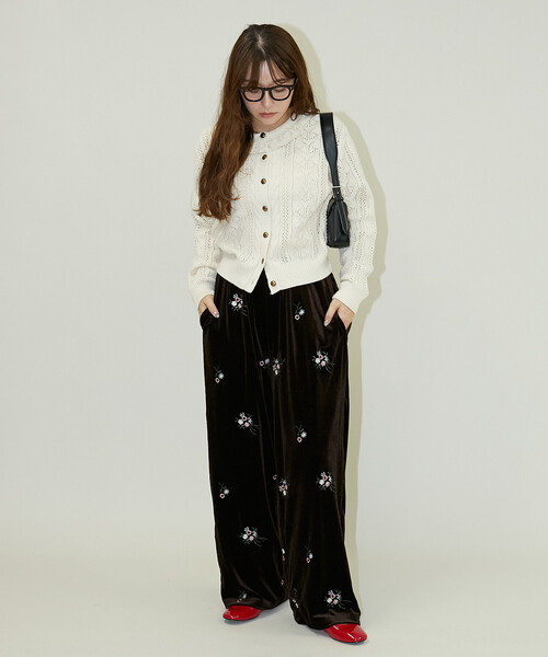 PUBLUX（パブリュクス）の「PUBLUX/パブリュクス 花刺繍 ベロア イージーパンツ　限定展開（その他パンツ・レディース・ブラック/ベージュ/ブラウン・ﾌﾘ-）」の7枚目の写真