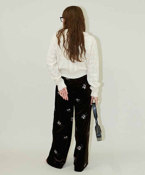 PUBLUX（パブリュクス）の「PUBLUX/パブリュクス 花刺繍 ベロア イージーパンツ　限定展開（その他パンツ・レディース・ブラック/ベージュ/ブラウン・ﾌﾘ-）」の4枚目の写真