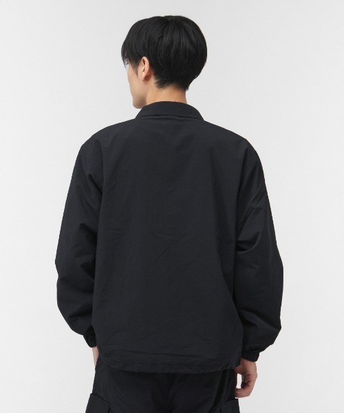 NEW ERA（ニューエラ）の「ニューエラ  NYLON COACH JK BLK（ナイロンジャケット・メンズ・ブラック・LL/L/M）」の9枚目の写真
