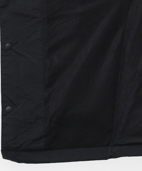 NEW ERA（ニューエラ）の「ニューエラ  NYLON COACH JK BLK（ナイロンジャケット・メンズ・ブラック・LL/L/M）」の4枚目の写真
