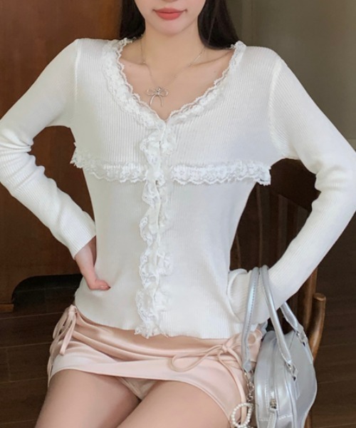 Vipoa(ヴィポア)の「フリルレースステッチトップス(Tシャツ/カットソー・レディース・ホワイト/レッド/ブラック/グレー・FREE)」の15枚目の写真