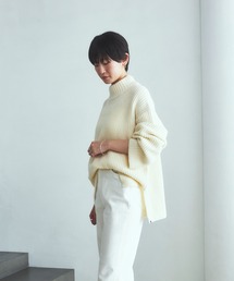 YANUK（ヤヌーク）の「ハイネックプルオーバー（ニット/セーター）」