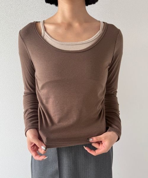 Geeong(ジーオン)の「【ZOZO限定】バイカラー インナーレイヤード カットソー(Tシャツ/カットソー・レディース・カーキ/ホワイト/ブラウン/ブラック・FREE)」の3枚目の写真