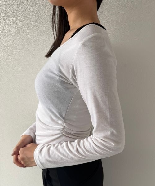 Geeong(ジーオン)の「【ZOZO限定】バイカラー インナーレイヤード カットソー(Tシャツ/カットソー・レディース・カーキ/ホワイト/ブラウン/ブラック・FREE)」の7枚目の写真