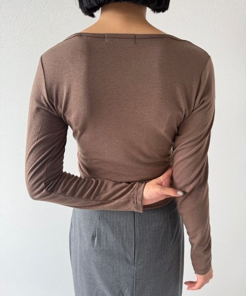 Geeong(ジーオン)の「【ZOZO限定】バイカラー インナーレイヤード カットソー(Tシャツ/カットソー・レディース・カーキ/ホワイト/ブラウン/ブラック・FREE)」の14枚目の写真