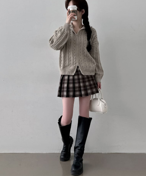 VIVID LADY(ビビッドレディー)の「ダブルジップ ケーブルニットカーディガン(ニット/セーター・レディース・ベージュ/チャコールグレー/クリーム/ブルー/バーガンディー・FREE)」の22枚目の写真