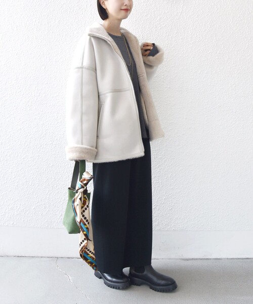 SHIPS（シップス）の「フェイク ムートン ジップ コート（ムートンコート・レディース・ブラック/ナチュラル・ONE SIZE）」の6枚目の写真