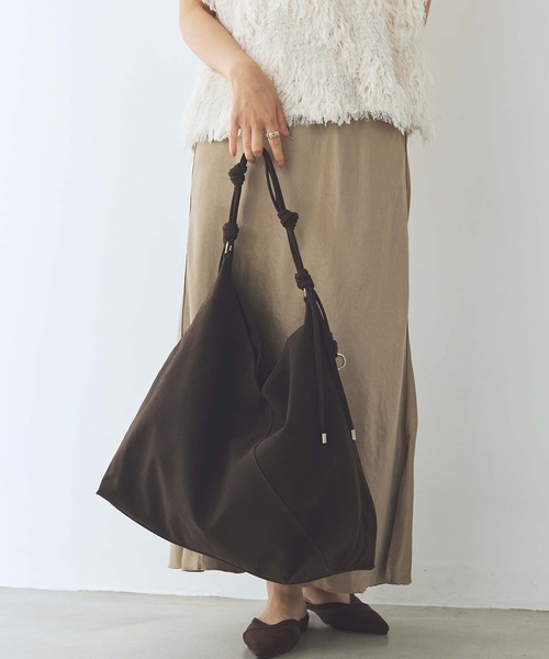 LE VERNIS（ル・ベルニ）の「スエードＫｎｏｔハンドル（ショルダーバッグ・レディース・キャメル/ブラウン・FREE）」の6枚目の写真