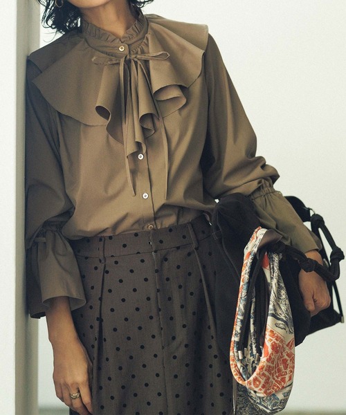 LE VERNIS（ル・ベルニ）の「スエードＫｎｏｔハンドル（ショルダーバッグ・レディース・キャメル/ブラウン・FREE）」の11枚目の写真