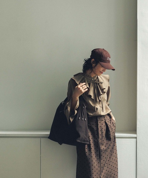 LE VERNIS（ル・ベルニ）の「スエードＫｎｏｔハンドル（ショルダーバッグ・レディース・キャメル/ブラウン・FREE）」の14枚目の写真