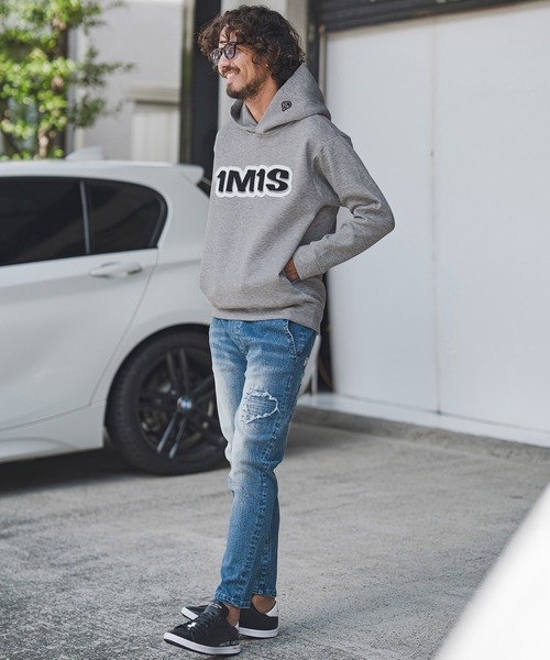 1minute 1second(ワンミニットワンセカンド)の「mpa3958-cardboard hoodie with 1M1S chenille embroidered patch パーカー(1M25F230)(パーカー・メンズ・ネイビー/トップグレー/ブラック・XL/L/M/S)」の7枚目の写真