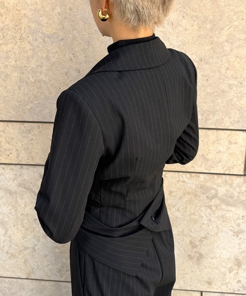 JENNE(ジェンヌ)の「ピンストライプジャケット(その他アウター・レディース・チャコール/ブラック・LARGE/MEDIUM/SMALL)」の5枚目の写真