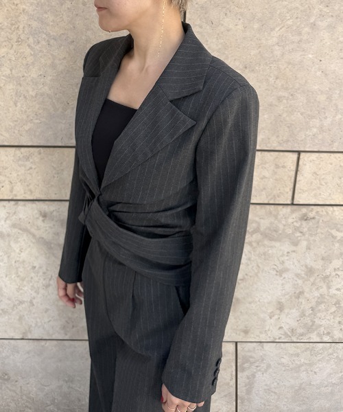 JENNE(ジェンヌ)の「ピンストライプジャケット(その他アウター・レディース・チャコール/ブラック・LARGE/MEDIUM/SMALL)」の15枚目の写真