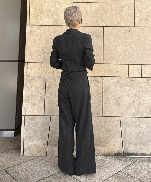 JENNE(ジェンヌ)の「ピンストライプジャケット(その他アウター・レディース・チャコール/ブラック・LARGE/MEDIUM/SMALL)」の17枚目の写真