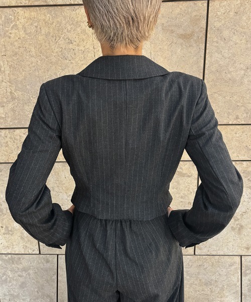 JENNE(ジェンヌ)の「ピンストライプジャケット(その他アウター・レディース・チャコール/ブラック・LARGE/MEDIUM/SMALL)」の22枚目の写真