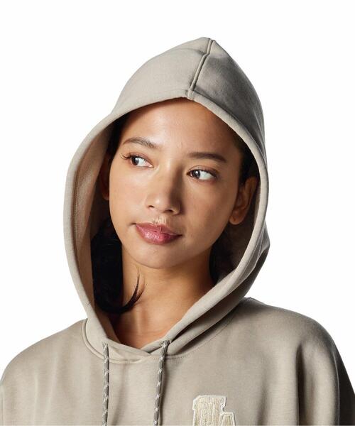 UNDER ARMOUR(アンダーアーマー)の「UAライバルフリース チュニック フーディー(トレーニング/レディース)(スウェット・レディース・ベージュ系・L/M/S/XL)」の4枚目の写真