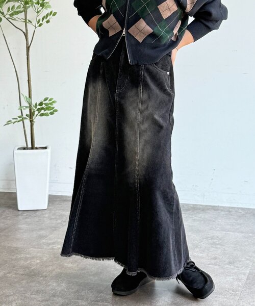 CPCM（シーピーシーエム）の「コーデュロイマーメイドスカート（スカート・レディース・ブラック/ブラウン/ネイビー・PS/FREE）」の10枚目の写真