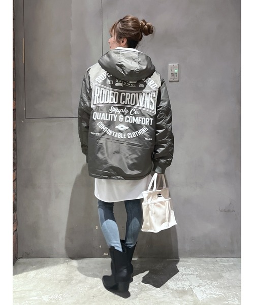 RODEO CROWNS WIDE BOWL（ロデオクラウンズワイドボウル）の「バックロゴフライトジャケット（その他アウター・メンズ・ブラック/カーキ・LARGE/MEDIUM）」の3枚目の写真