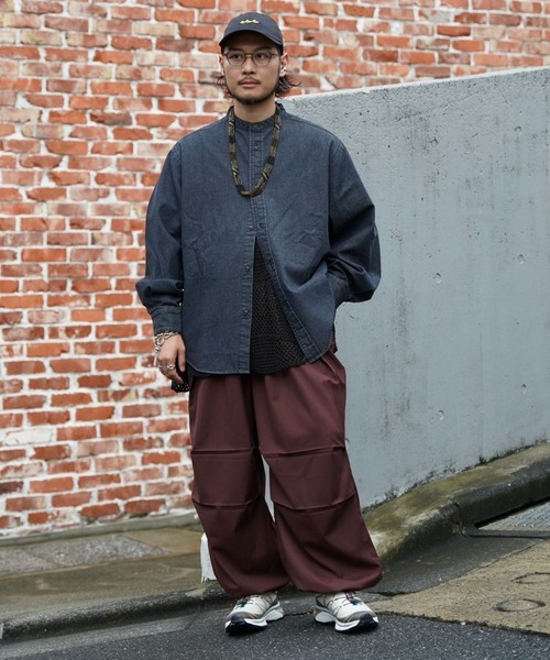 BAYFLOW（ベイフロー）の「【IVY(アイビー)×BAYFLOW】バンドカラーデニムシャツ（シャツ/ブラウス・メンズ・ブルー/ブラック・MEDIUM/LARGE）」の3枚目の写真