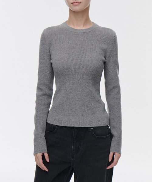 MUSINSA STANDARD WOMAN（ムシンサスタンダードウーマン）の「ウィメンズリブスリムクルーネックニット[ミディアムグレー]（ニット/セーター・レディース・その他・SMALL/MEDIUM/LARGE/X-SMALL）」の2枚目の写真
