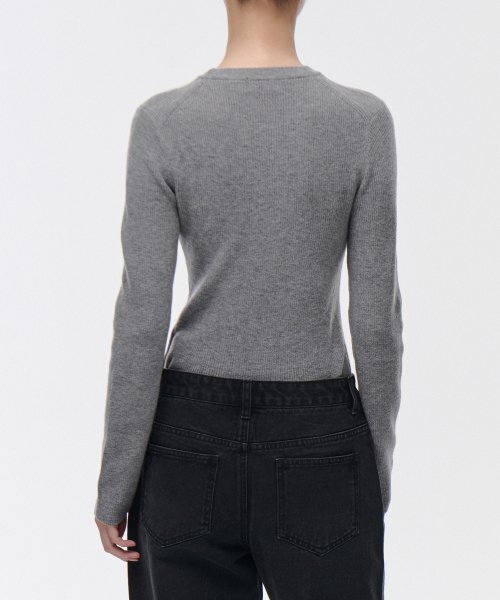 MUSINSA STANDARD WOMAN（ムシンサスタンダードウーマン）の「ウィメンズリブスリムクルーネックニット[ミディアムグレー]（ニット/セーター・レディース・その他・SMALL/MEDIUM/LARGE/X-SMALL）」の3枚目の写真