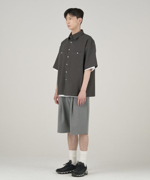 XERO（ゼロ）の「Deep One Tuck Sweat Shorts [Charcoal]（その他パンツ・メンズ・その他・LARGE/MEDIUM/SMALL）」の4枚目の写真