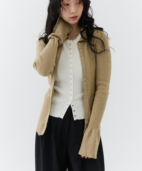 NUJOH(ヌゾ)の「Volume Sleeve Knit Top / ボリュームスリーブニットトップ(カーディガン/ボレロ・レディース・ベージュ/ブラック/チャコールグレー・FREE)」の1枚目の写真