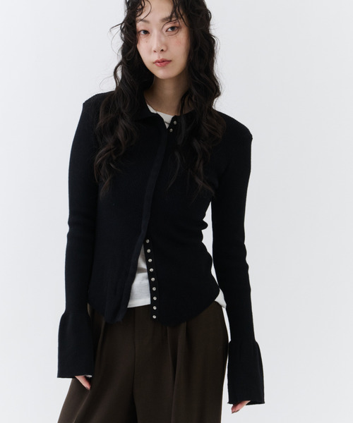 NUJOH(ヌゾ)の「Volume Sleeve Knit Top / ボリュームスリーブニットトップ(カーディガン/ボレロ・レディース・ベージュ/ブラック/チャコールグレー・FREE)」の20枚目の写真