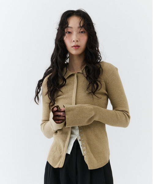 NUJOH(ヌゾ)の「Volume Sleeve Knit Top / ボリュームスリーブニットトップ(カーディガン/ボレロ・レディース・ベージュ/ブラック/チャコールグレー・FREE)」の5枚目の写真