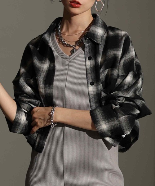 Sawa a la mode(サワアラモード)の「トラッドチェック柄クロップドシャツ(シャツ/ブラウス・レディース・ブラウン/ブラック/アイボリー・FREE)」の1枚目の写真