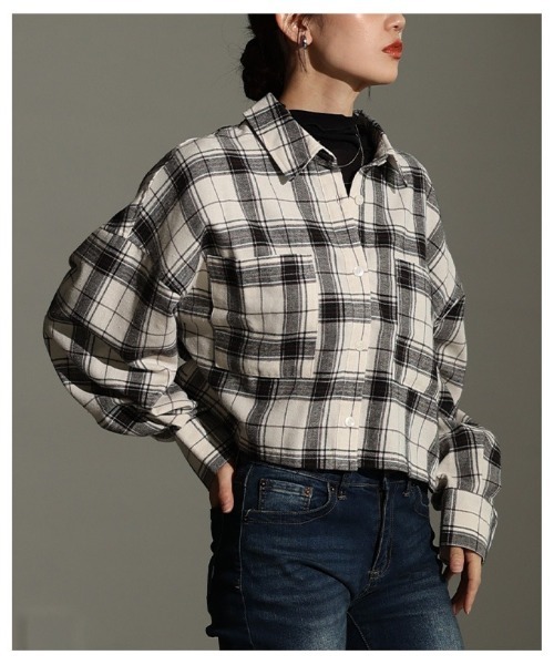 Sawa a la mode(サワアラモード)の「トラッドチェック柄クロップドシャツ(シャツ/ブラウス・レディース・ブラウン/ブラック/アイボリー・FREE)」の9枚目の写真