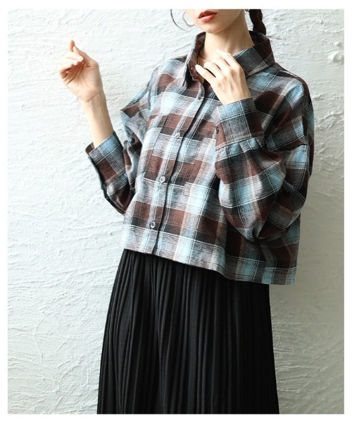 Sawa a la mode(サワアラモード)の「トラッドチェック柄クロップドシャツ(シャツ/ブラウス・レディース・ブラウン/ブラック/アイボリー・FREE)」の12枚目の写真