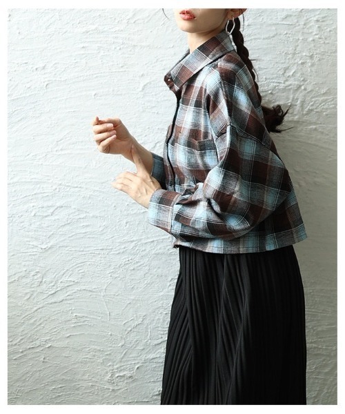 Sawa a la mode(サワアラモード)の「トラッドチェック柄クロップドシャツ(シャツ/ブラウス・レディース・ブラウン/ブラック/アイボリー・FREE)」の17枚目の写真