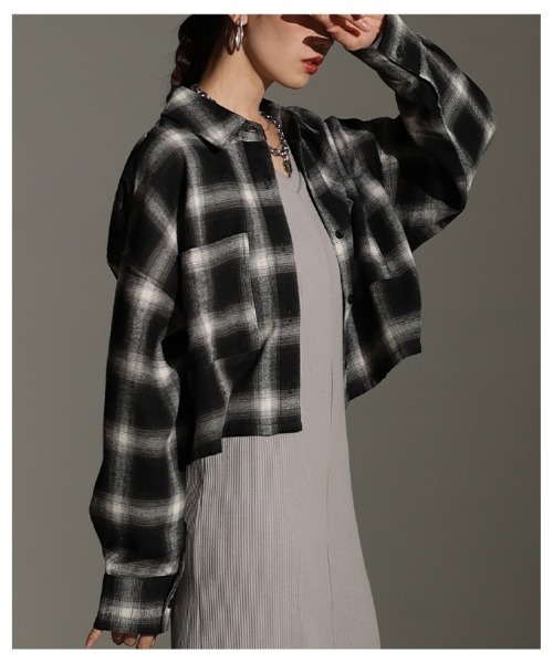 Sawa a la mode(サワアラモード)の「トラッドチェック柄クロップドシャツ(シャツ/ブラウス・レディース・ブラウン/ブラック/アイボリー・FREE)」の22枚目の写真