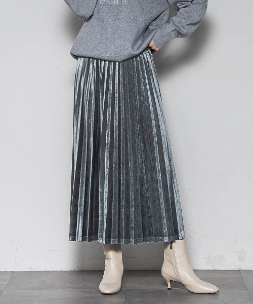 MAYSON GREY(メイソングレイ)の「【WEB限定】ストレッチベロアプリーツスカート≪手洗い可能≫(スカート・レディース・チャコールグレー/ブラック/ブラウン・M)」の1枚目の写真