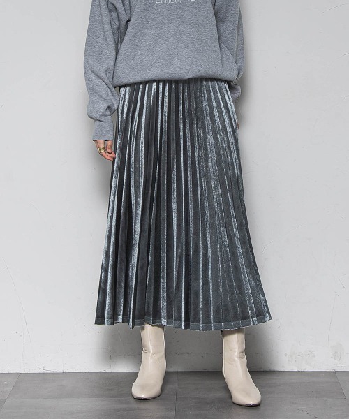 MAYSON GREY(メイソングレイ)の「【WEB限定】ストレッチベロアプリーツスカート≪手洗い可能≫(スカート・レディース・チャコールグレー/ブラック/ブラウン・M)」の4枚目の写真