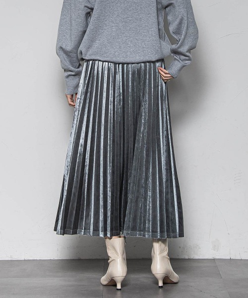 MAYSON GREY(メイソングレイ)の「【WEB限定】ストレッチベロアプリーツスカート≪手洗い可能≫(スカート・レディース・チャコールグレー/ブラック/ブラウン・M)」の6枚目の写真
