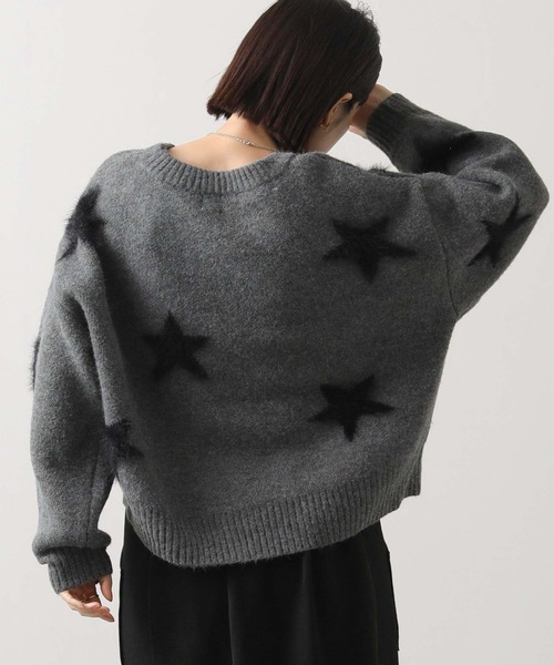 Gready Brilliant（グレディブリリアン）の「ファースタージャガードクルーネックニット（ニット/セーター・レディース・ホワイト×グレー/グレー系・FREE）」の3枚目の写真