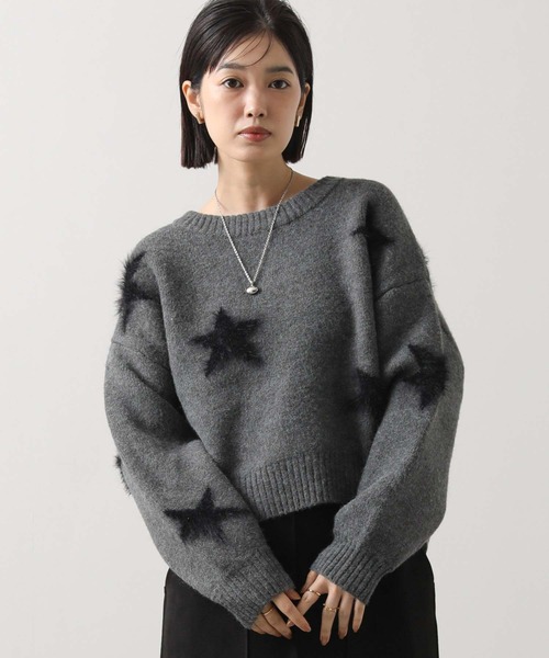 Gready Brilliant（グレディブリリアン）の「ファースタージャガードクルーネックニット（ニット/セーター・レディース・ホワイト×グレー/グレー系・FREE）」の4枚目の写真