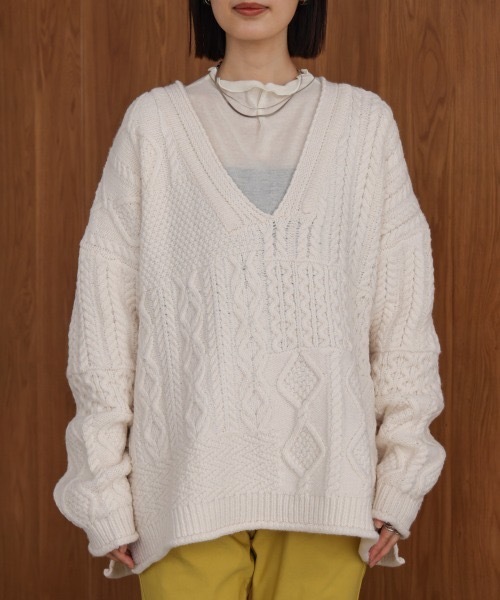 Bou Jeloud(ブージュルード)の「ケーブルVニットセーター(ニット/セーター・レディース・ブラック/オフホワイト・MEDIUM)」の8枚目の写真
