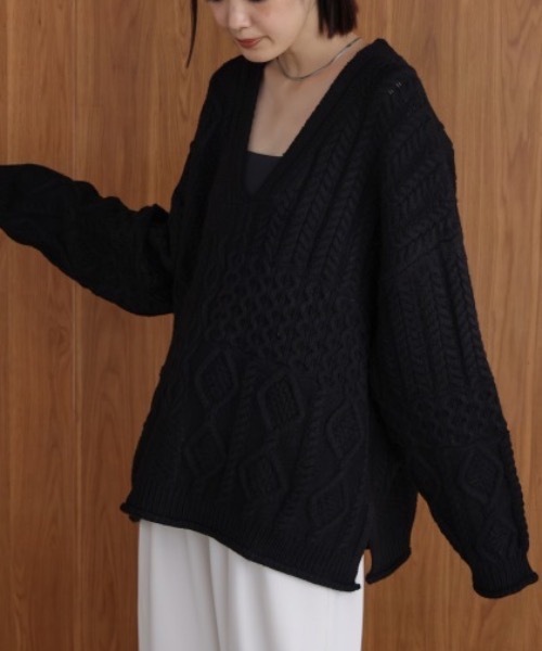 Bou Jeloud(ブージュルード)の「ケーブルVニットセーター(ニット/セーター・レディース・ブラック/オフホワイト・MEDIUM)」の15枚目の写真